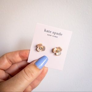 🌸 Kate Spade Flower Stud Earrings 🐚